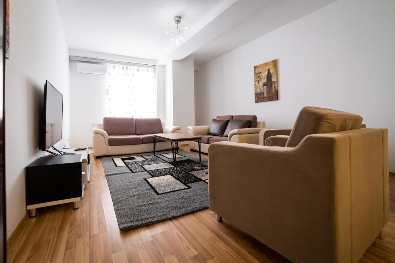 Cedartree Prishtina Appartement Pristina Buitenkant foto