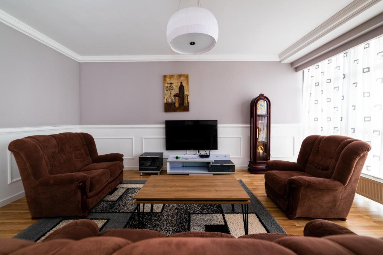 Cedartree Prishtina Appartement Pristina Buitenkant foto